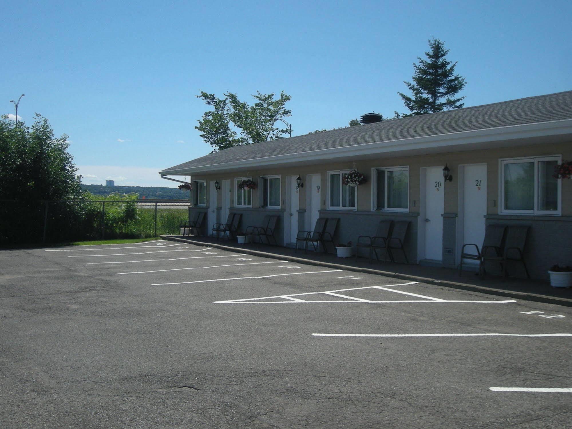 Motel Chevalier Québec Eksteriør bilde
