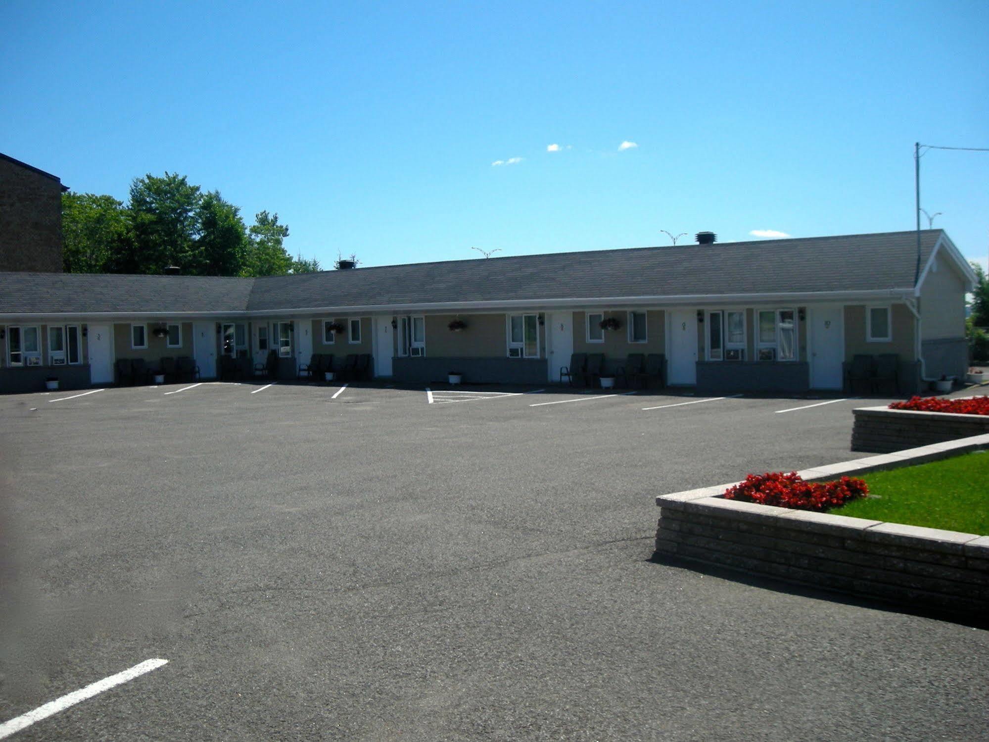 Motel Chevalier Québec Eksteriør bilde